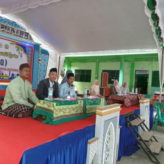 Dosen STIS Subulussalam OKU Timur Jadi Juri Lomba Syarhil Qur’an Tingkat Kecamatan Semendawai Suku III